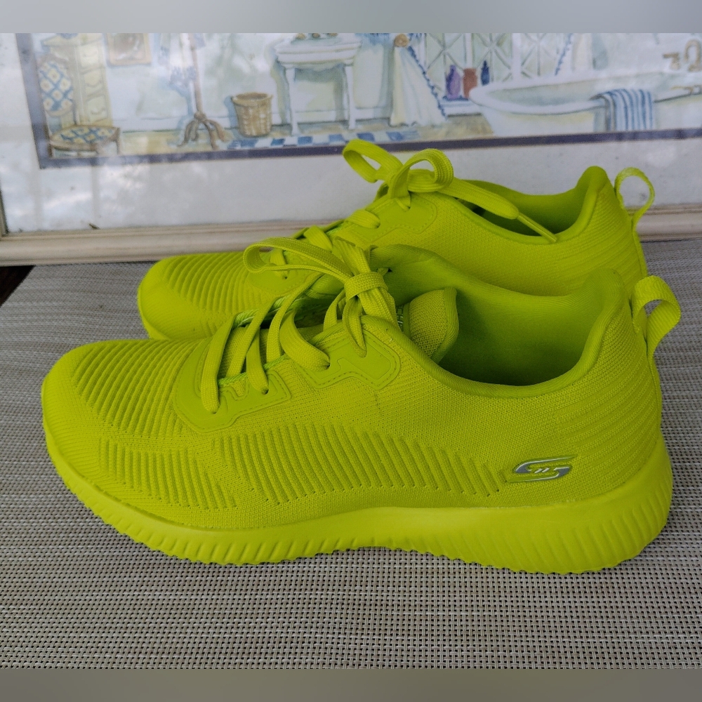 Skechers Bobs "Sport Squad Tough Talk" Neon Yellow Walking/Casual Shoe. Size 8.5